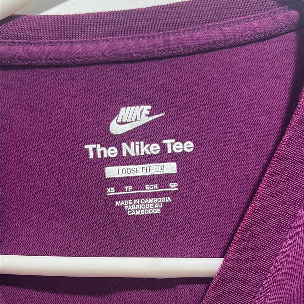 Nike Magenta Crop Top with White Logo - Picture 2 of 3
